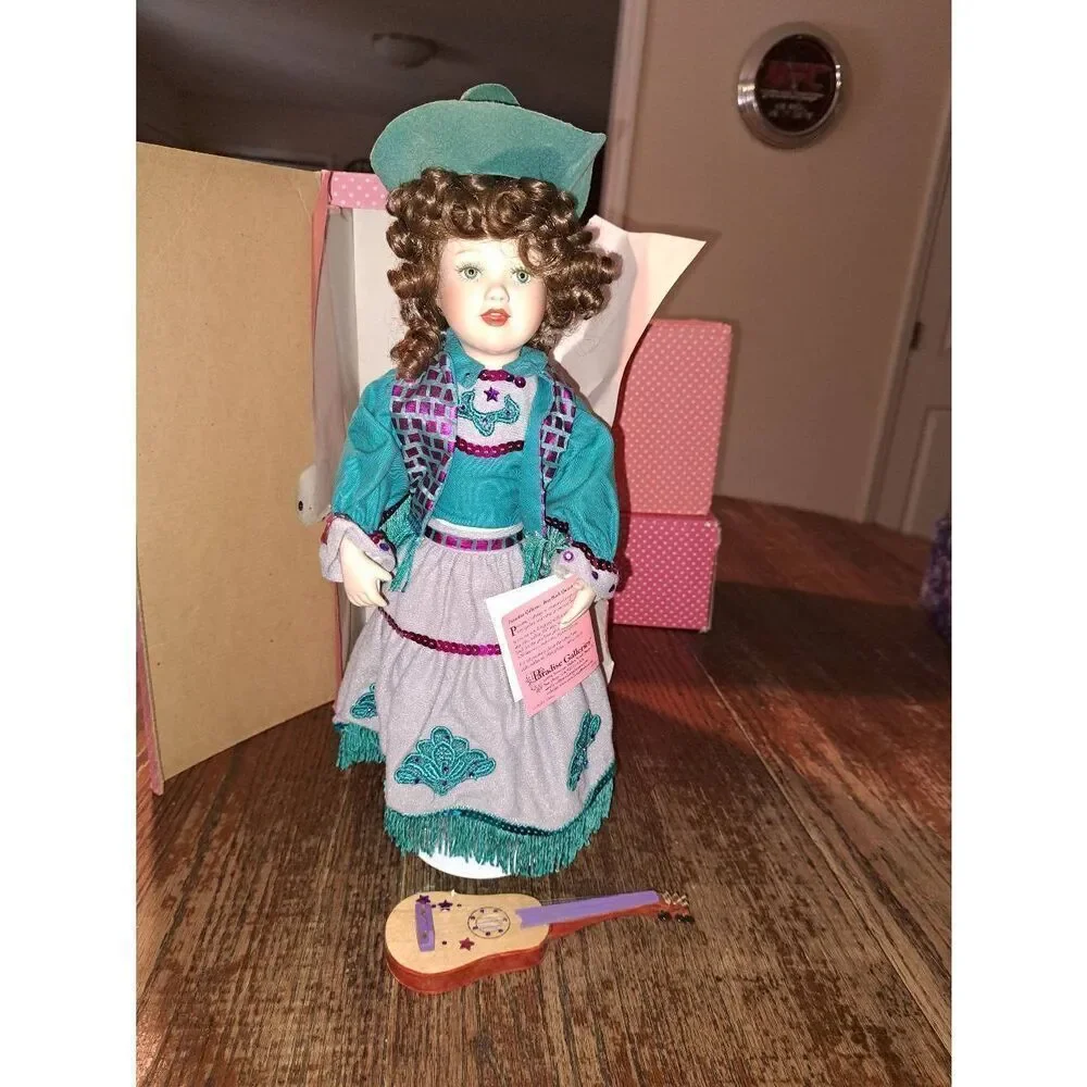 Paradise Galleries Shannon Porcelain Doll Linda Hansen Country Singer 14